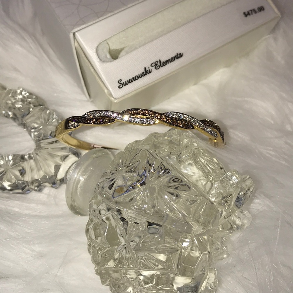 Gorgeous bangle bracelet!!!
